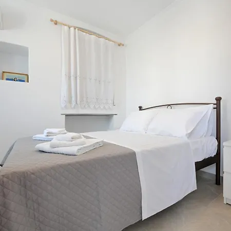 Holiday home Stylish Antika Close To The Shops And Restaurants In Korissia, Kea