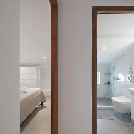 Stylish Antika Close To The Shops And Restaurants In Korissia, Kea *