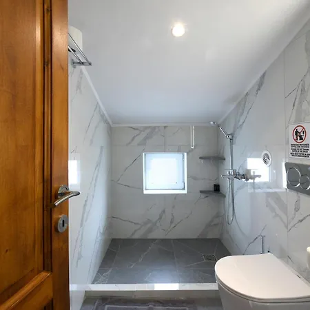 Stylish Antika Close To The Shops And Restaurants In Korissia, Kea