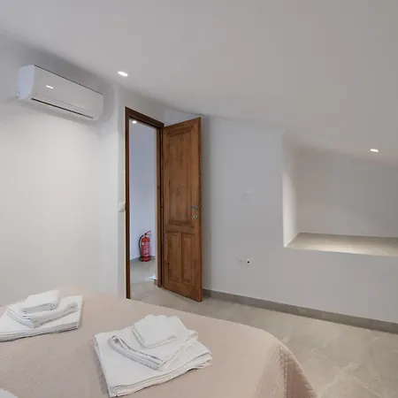 Stylish Antika Close To The Shops And Restaurants In Korissia, Kea Korissia (Kea)