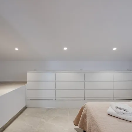 펜션 Stylish Antika Close To The Shops And Restaurants In Korissia, Kea *