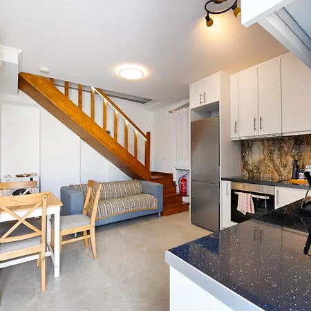 Stylish Antika Close To The Shops And Restaurants In Korissia, Kea