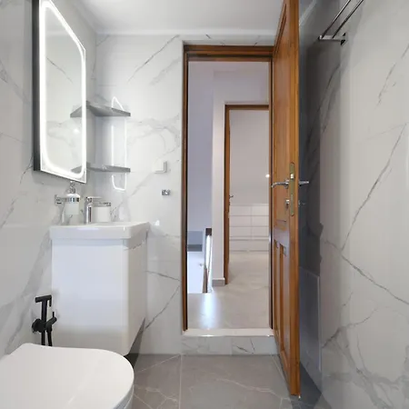 Stylish Antika Close To The Shops And Restaurants In Korissia, Kea *