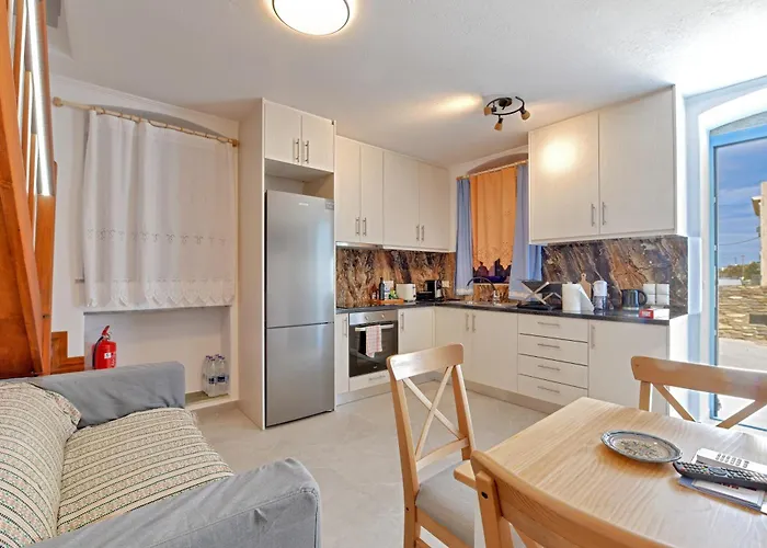 Casa vacanze Stylish Antika Close To The Shops And Restaurants In Korissia, Kea *