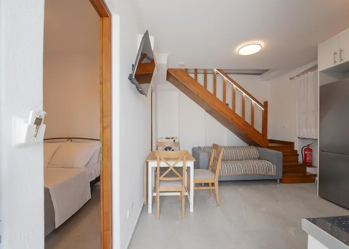Stylish Antika Close To The Shops And Restaurants In Korissia, Kea * Korissia (Kea)